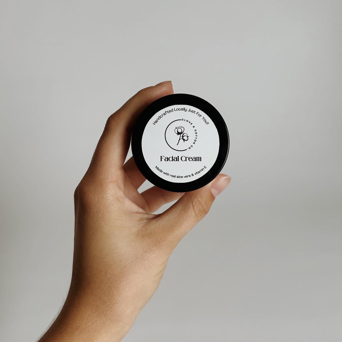 Aloe Vera Facial Cream: Lightweight, Fragrance-Free Moisturizer